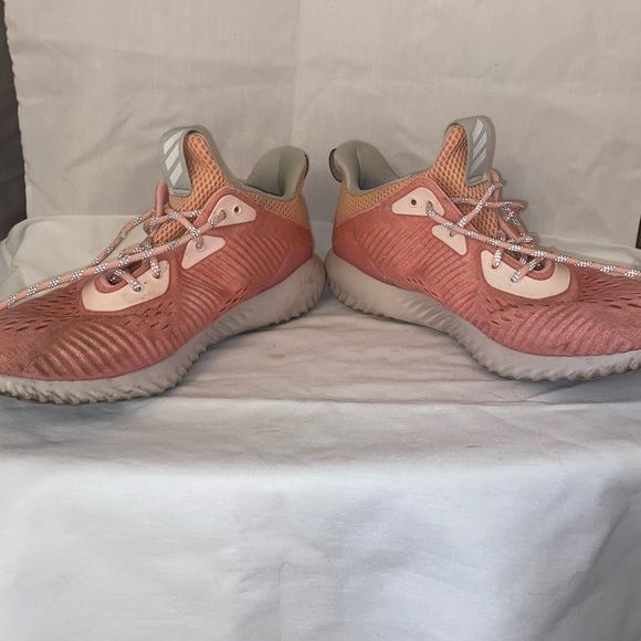 Adidas Pink Tennis shoes - Picture 4 of 8